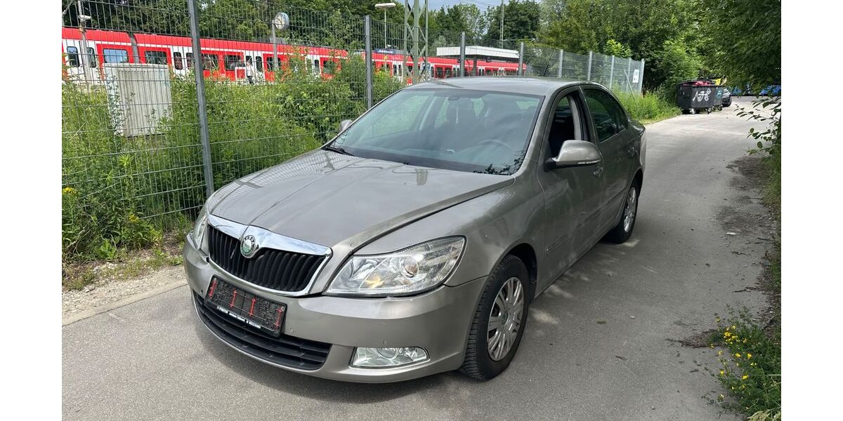 Skoda Octavia 218.087 km 2.999 &euro; München 81929