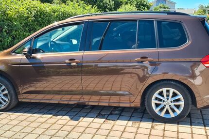 VW Touran 129.000 km 11.300 &euro; Holzkirchen 83607