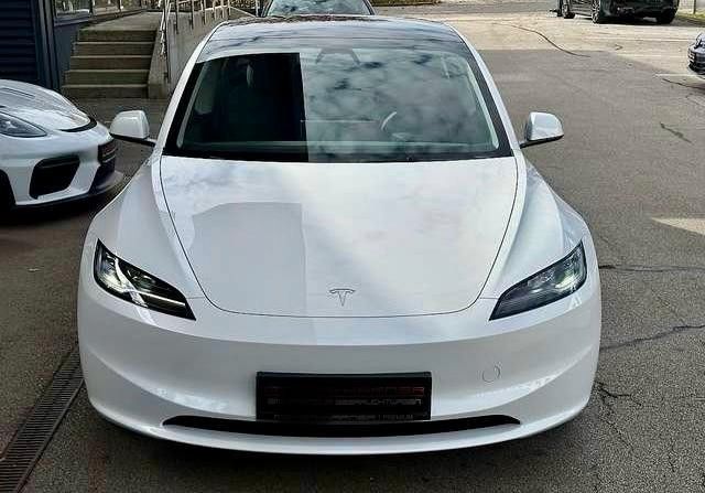 Tesla Model 3 5.692 km 39.800 &euro; München 80538