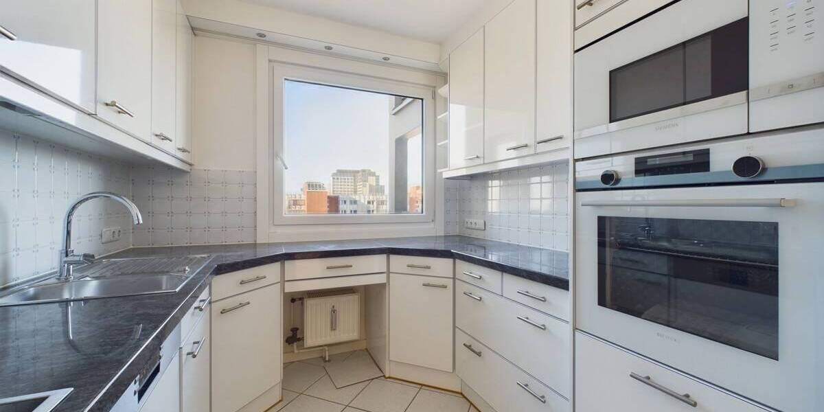 Etagenwohnung München Bogenhausen - 3 Zimmer, 93 m&sup2;, 2.200&euro; | Angebot:26487108