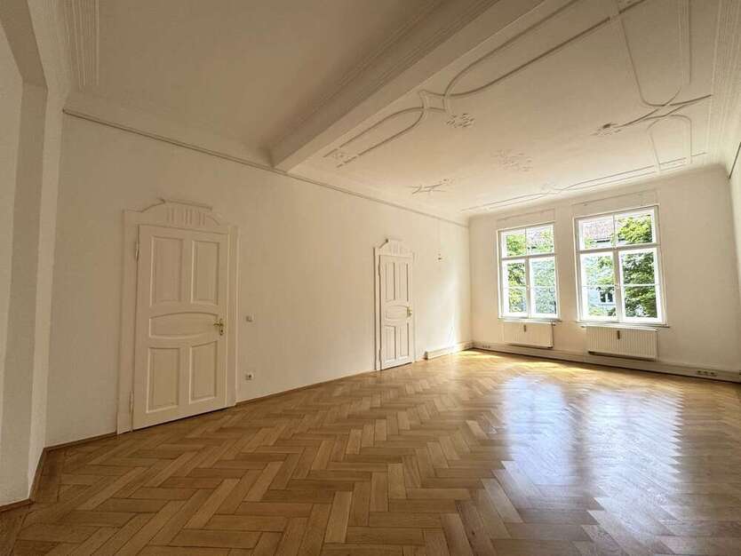Büro in München 8.500 € 340 m²
