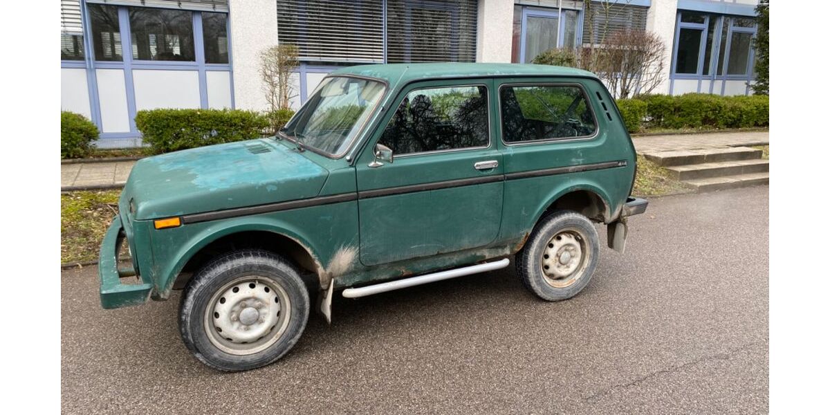 Lada Niva 91.000 km 1.100 &euro; Feldkirchen 85622
