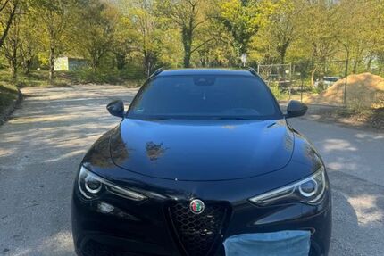Alfa Romeo Stelvio 117.000 km 26.900 &euro; München 81927