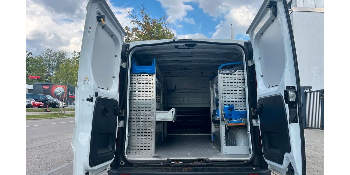 Opel Vivaro 74.000 km 15.790 &euro; München 81825