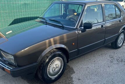Alfa Romeo Alfetta 88.974 km 14.999 &euro; München 81829