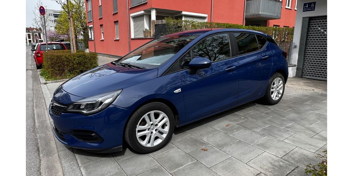 Opel Astra 68.000 km 9.600 &euro; München 80339