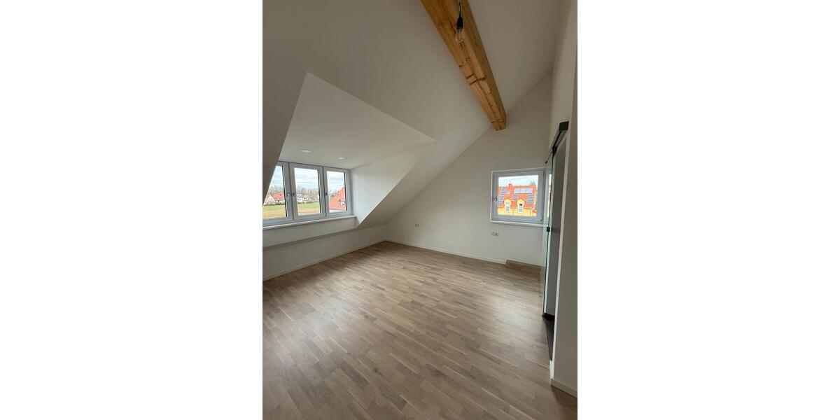 Dachgeschoßwohnung München Allach-Untermenzing - 3 Zimmer, 90 m&sup2;, 1.900&euro; | Angebot:26060902