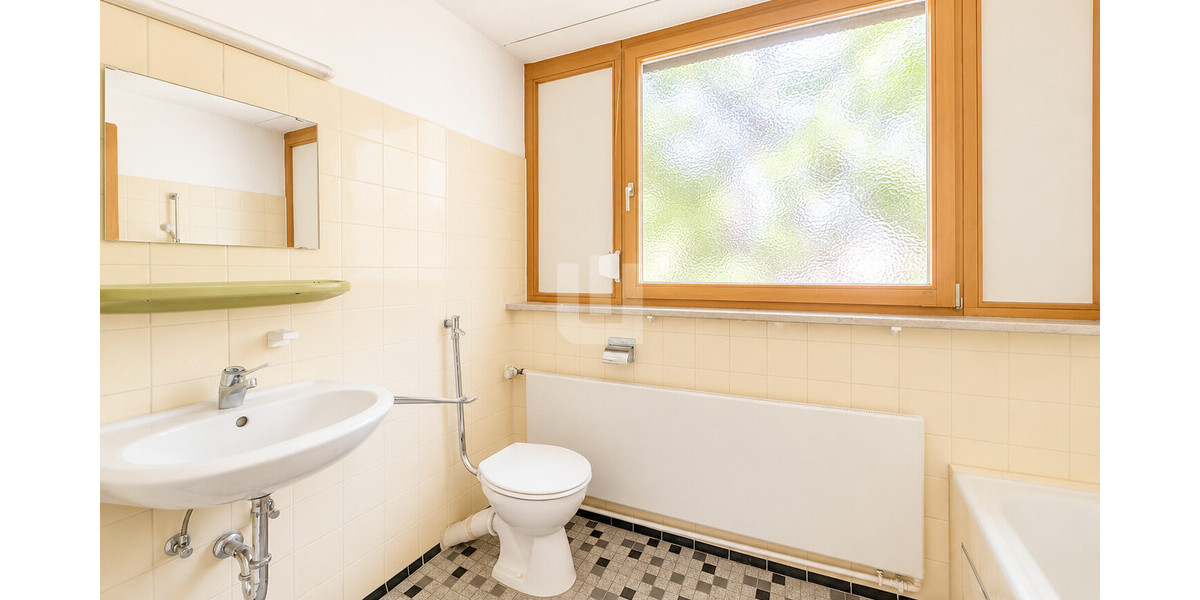 WINDISCH - Traumgrundstück mit Doppelhaushälfte zur Sanierung oder Neubebauung in ruhiger Lage - Einfamilienhaus Gröbenzell | Angebot:27009043