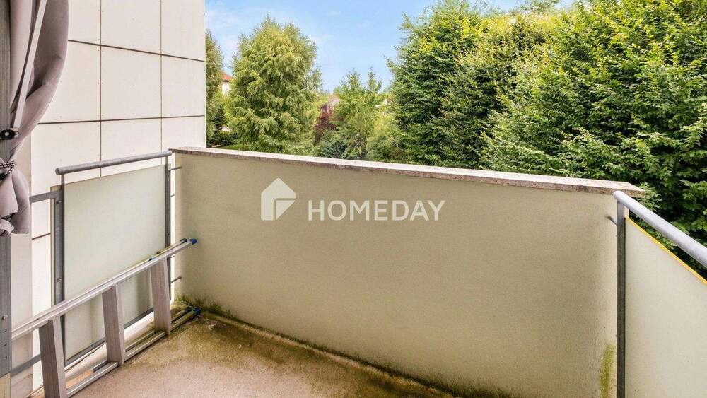 4-Zimmer-Wohnung mit sonniger Loggia auf Erbpachtgrund - ruhig, gepflegt und gut geschnitten 4 zimmer