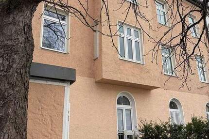 Charmante 3-Zimmer-Altbauwohnung am Romanplatz - provisionsfrei von Privat zu verkaufen 3 zimmer