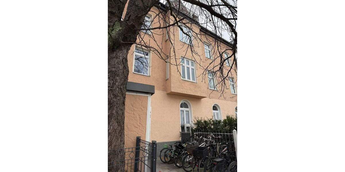 Charmante 3-Zimmer-Altbauwohnung am Romanplatz - provisionsfrei von Privat zu verkaufen 3 zimmer