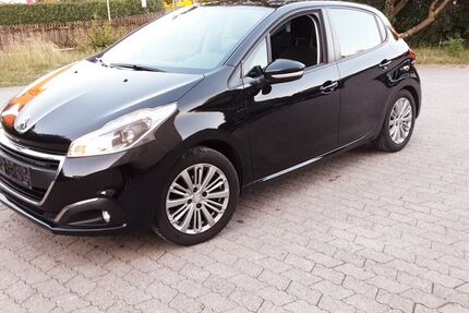 Peugeot 208 143.990 km 4.150 &euro; Germering 82110