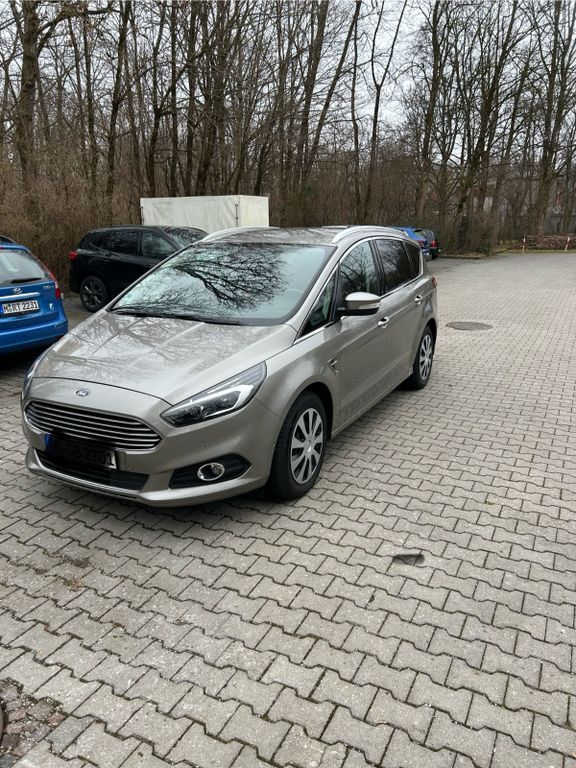 Ford S-Max 136.292 km 15.400 € München 81735