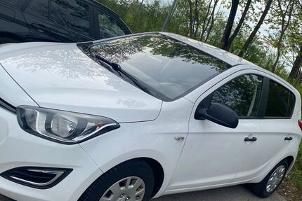 Hyundai i20 174.500 km 3.600 &euro; München 80997