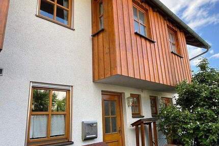 gepflegtes, ruhig gelegenes RMH mit Platz für die gesamte Familie und 2 Stellplätzen 5 zimmer