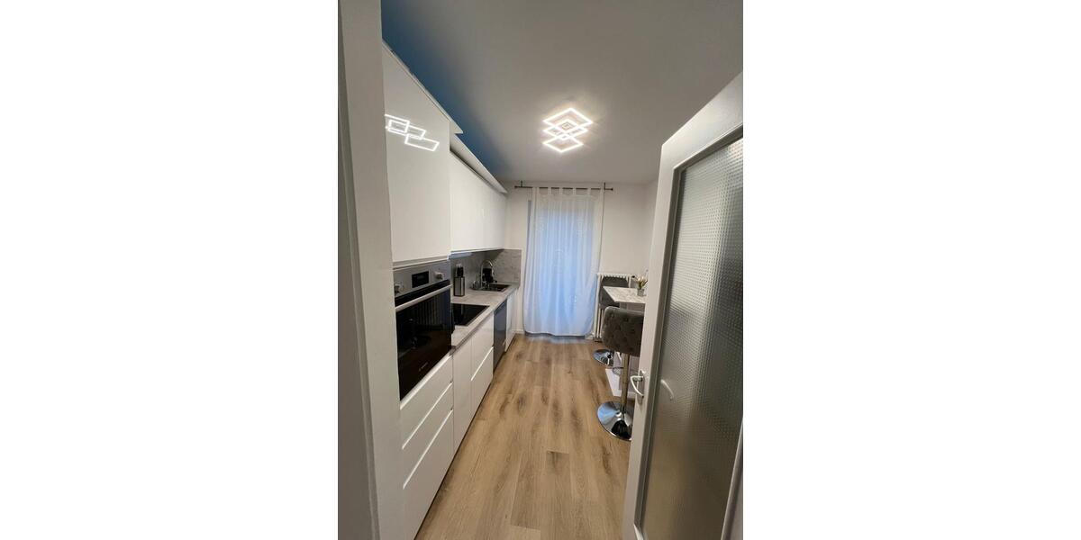 WG-Zimmer m. eigenem Balkon-90m2-möbliert-2er-WG, Olymp.West 3 zimmer