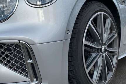 Bentley Flying Spur 2.938 km 295.999 &euro; München 80809