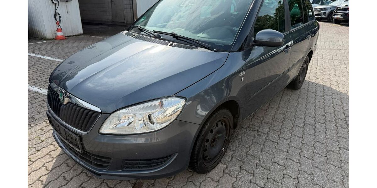 Skoda Fabia 332.495 km 1.490 &euro; München 81827
