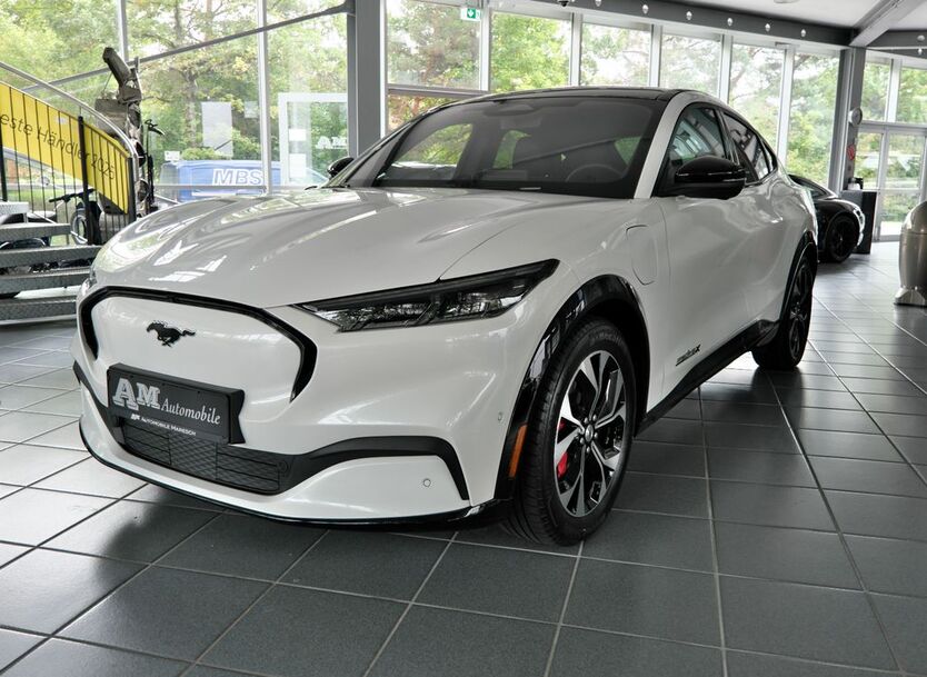 Ford Mustang Mach-E 17.800 km 39.800 € München 81829
