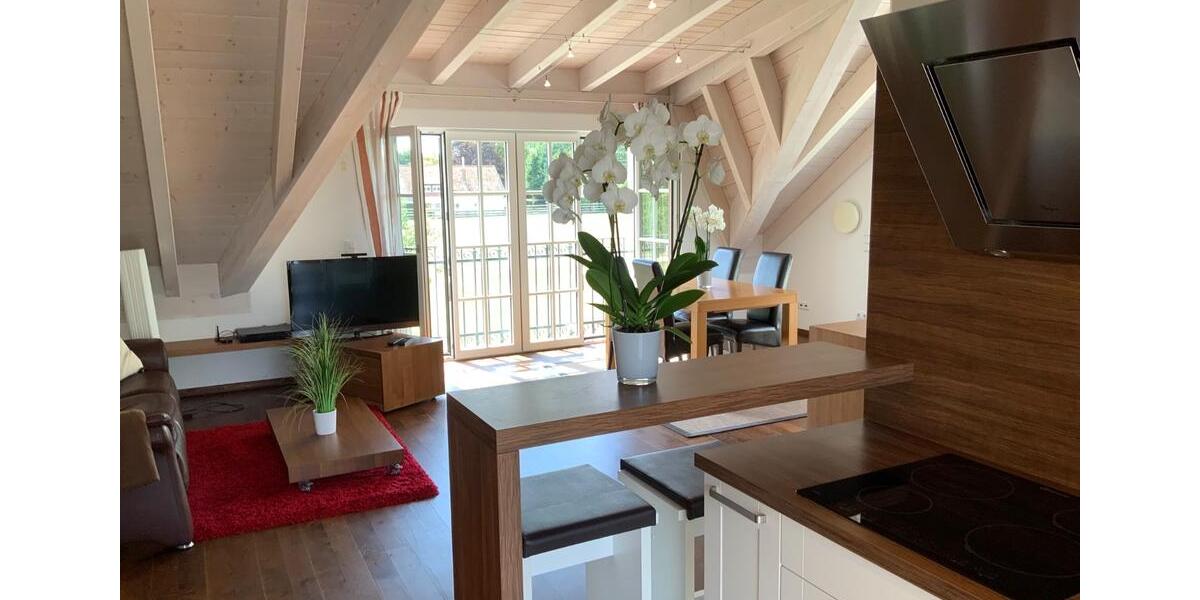 Dachgeschoßwohnung Unterföhring - 2 Zimmer, 84 m&sup2;, 2.100&euro; | Angebot:27569025