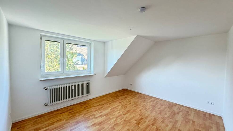 WEIGERT: SINGLES aufgepasst! Teilrenovierte 2-Zimmer-Wohnung in ruhiger Lage in Laim