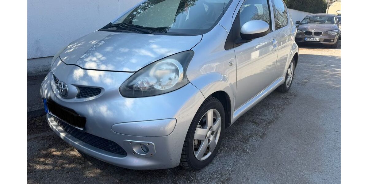 Toyota Aygo (X) 113.000 km 3.999 &euro; München 81829
