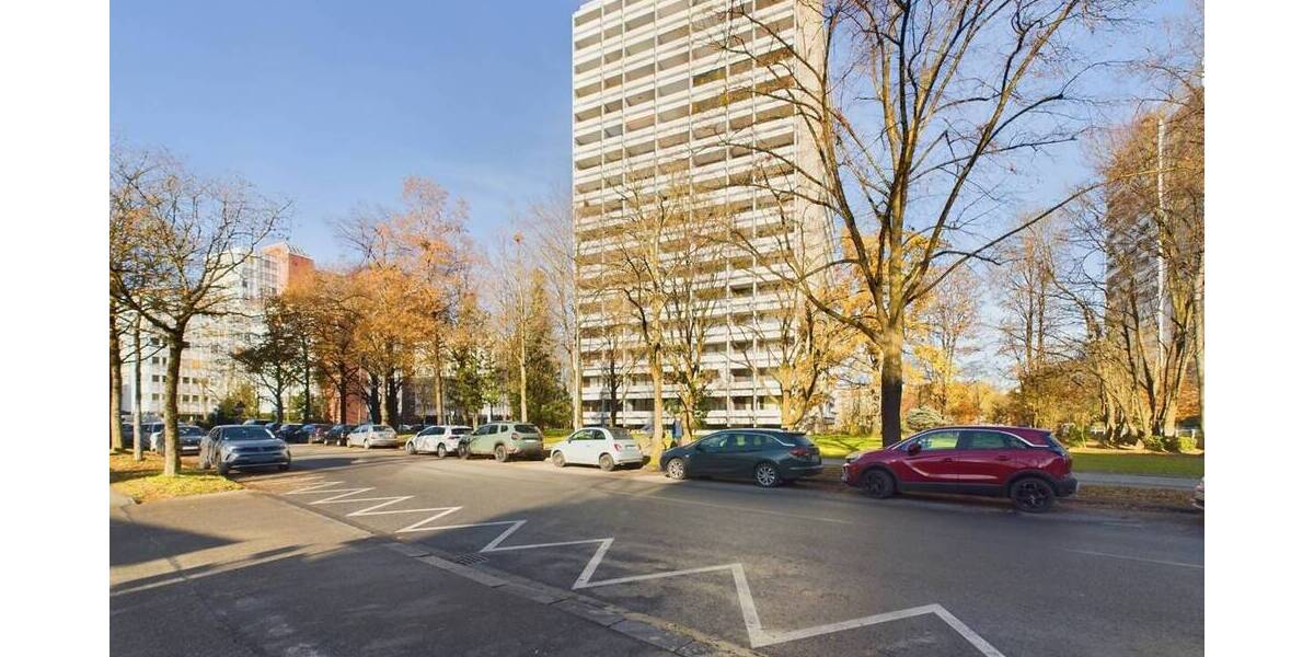 Etagenwohnung München Bogenhausen - 3 Zimmer, 93 m&sup2;, 2.200&euro; | Angebot:26487108