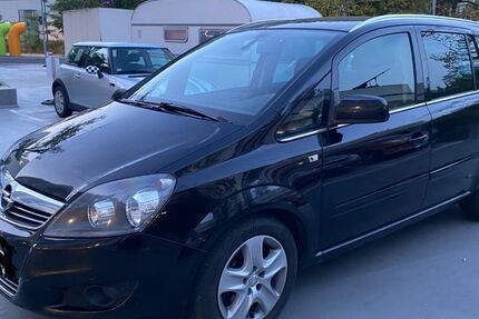 Opel Zafira 220.000 km 2.300 &euro; München 80809