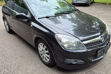 Opel Astra 136.000 km 3.200 &euro; München 81673