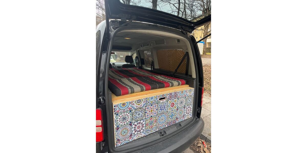 VW Caddy 255.000 km 8.500 &euro; München 81829