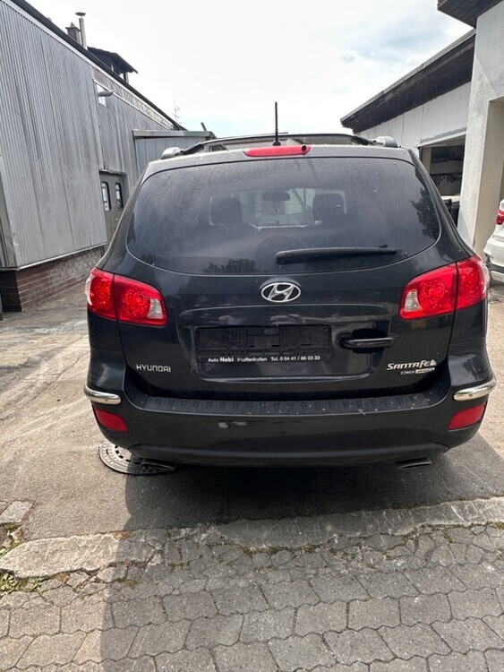 Hyundai Santa Fe 389.563 km 1.900 € Putzbrunn 85640