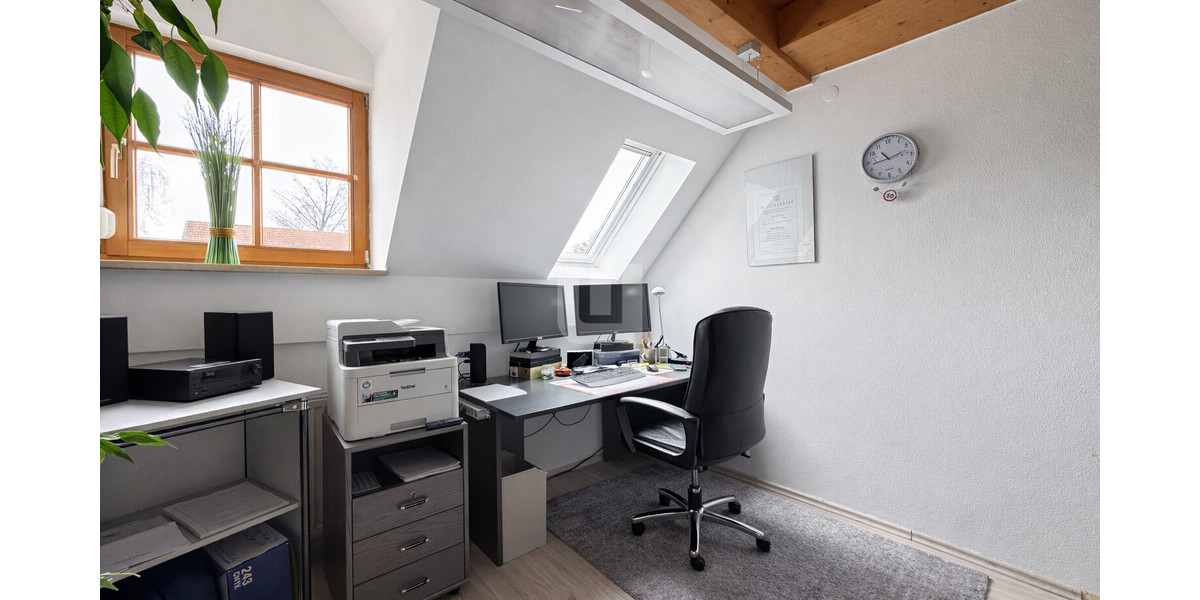 WINDISCH - Charmantes Reihenhaus mit sonnigem Südgarten in ruhiger Lage - bezugsfrei ab 01.06.2026! - Reihenmittelhaus Puchheim | Angebot:25648742