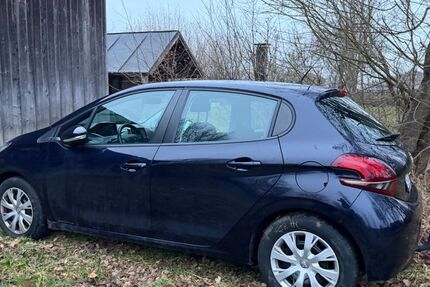 Peugeot 208 57.000 km 7.150 &euro; Germering 82110