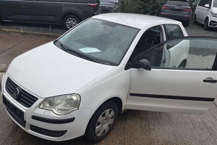 VW Polo 90.000 km 2.400 &euro; München 81549