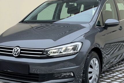 VW Touran 106.000 km 17.990 &euro; Unterschleissheim 85716