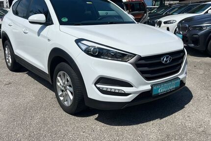 Hyundai TUCSON 76.000 km 15.900 € München 81243