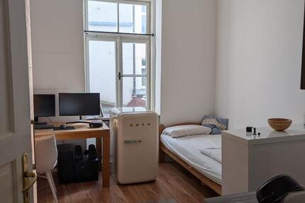 Wohnung München Schwabing-Freimann - 14 Zimmer, 35 m&sup2;, 450&euro; | Angebot:25366178