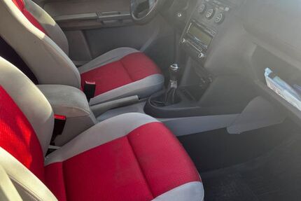 VW Caddy 302.000 km 3.200 € München 81925