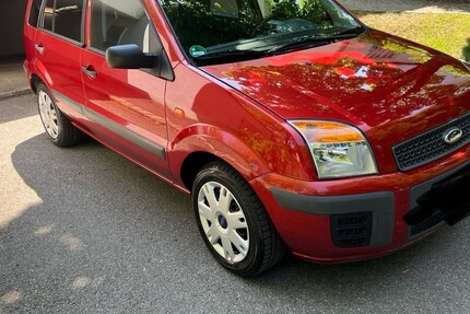 Ford Fusion 93.035 km 3.399 € München 80313