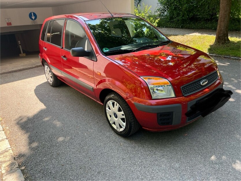 Ford Fusion 93.035 km 3.399 € München 80313