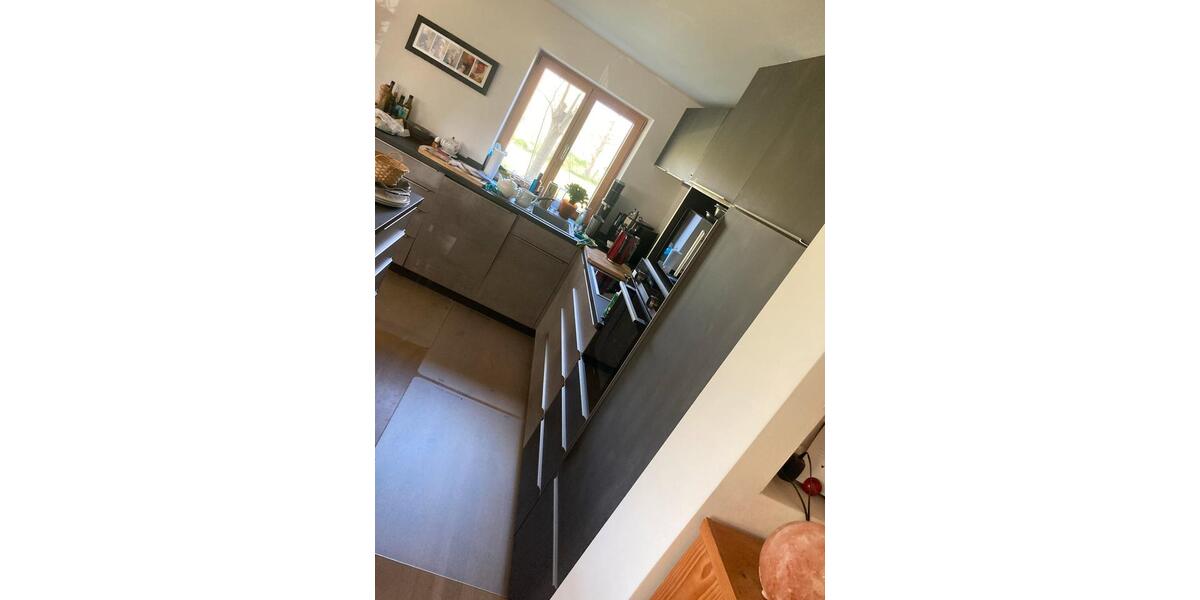 Erdgeschoßwohnung Erdweg - 4 Zimmer, 94 m&sup2;, 1.300&euro; | Angebot:26322539