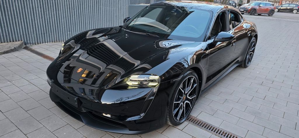 Porsche Taycan 63.300 km 57.999 &euro; München 80689