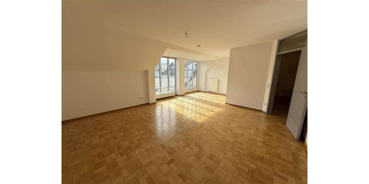 Dachgeschoßwohnung Starnberg - 2 Zimmer, 73 m&sup2;, 1.600&euro; | Angebot:23702369