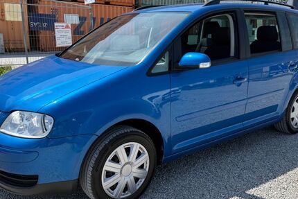 VW Touran 155.000 km 2.499 &euro; München 81829