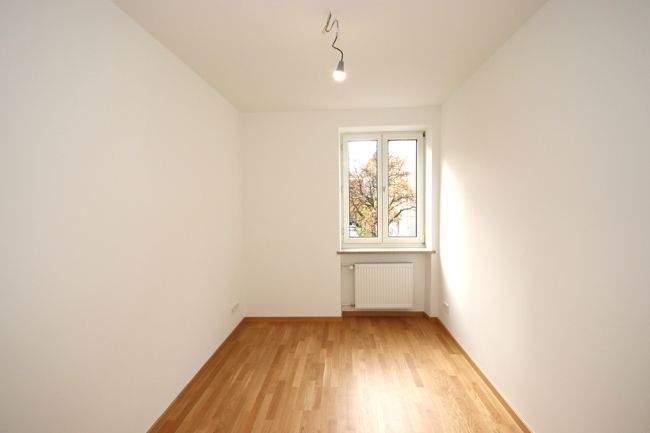 Sonnige, vollkommen neu renovierte 4-Zimmer Wohnung mit Südloggia in Neuhausen 4 zimmer