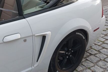 Ford Mustang 76.000 km 9.999 &euro; Unterföhring 85774