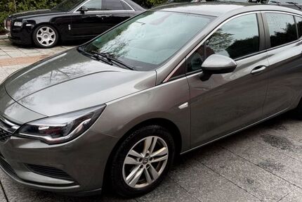 Opel Astra 91.000 km 8.980 &euro; München 81827