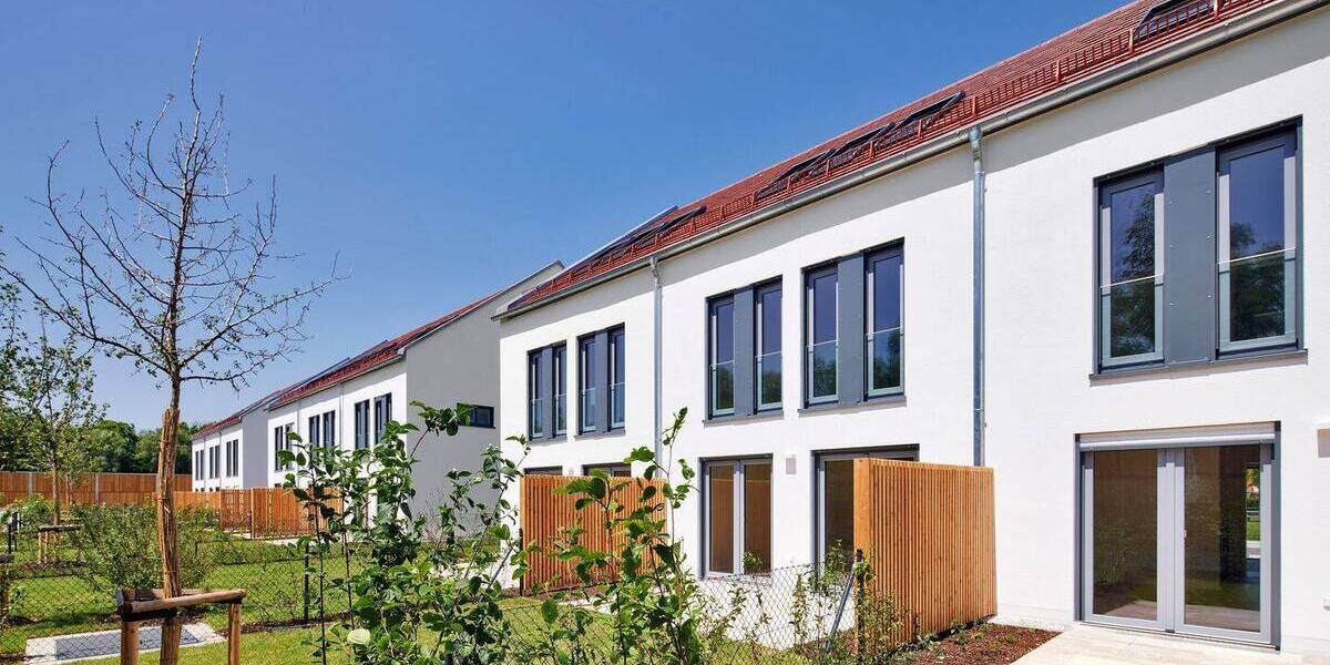 Reihenmittelhaus Unterföhring - 4 Zimmer, 136 m&sup2;, 3.612&euro; | Angebot:25703868