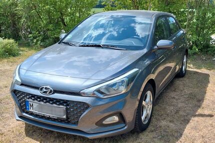 Hyundai i20 15.100 km 10.550 &euro; München 81549