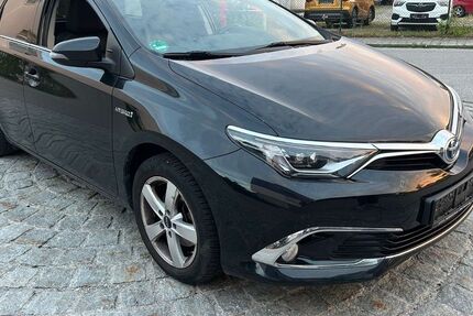 Toyota Auris 127.500 km 11.999 &euro; Kirchheim 85551